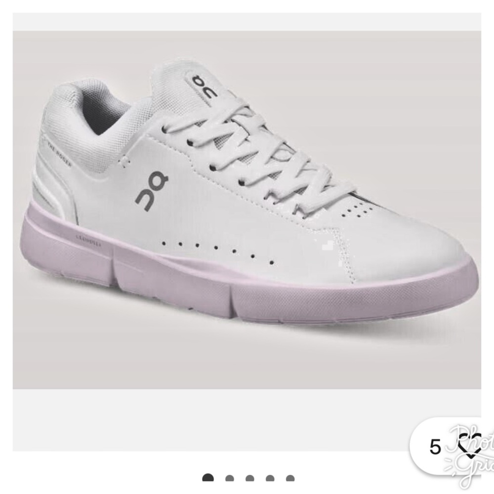 On Running The Roger Advantage White and Pink Sneakers